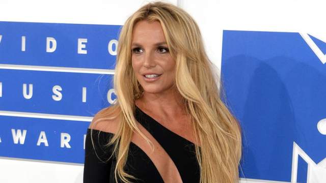 Орыс порносы қызын секске азғырды